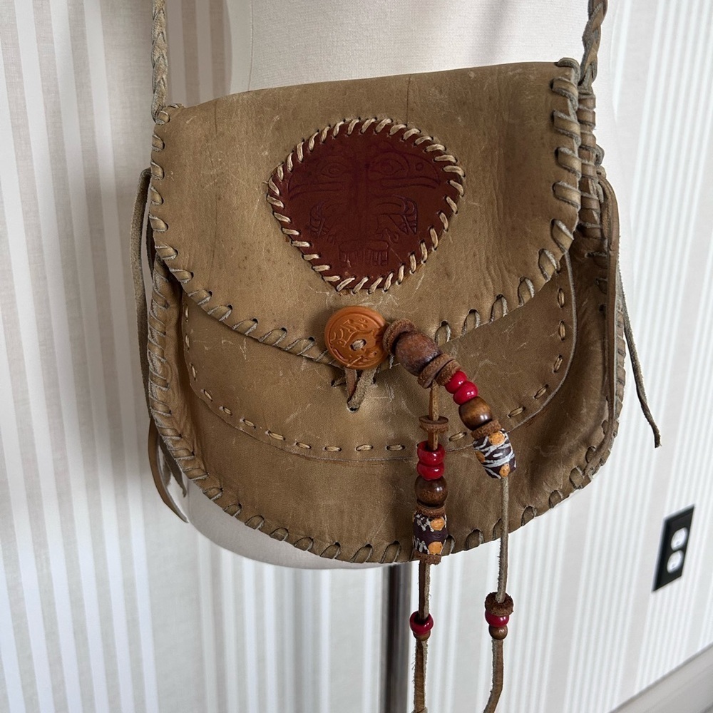 Vintage 70s Southwest Green Leather Crossbody Bag Hand Tooled Braided Handle - Picture 7 of 10